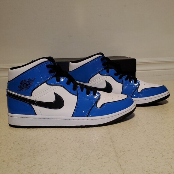 Authentic NIKE Jordan 1 Sneakers Gorgeous Signal Blue Patent Leather size11 MINT - Picture 3 of 9